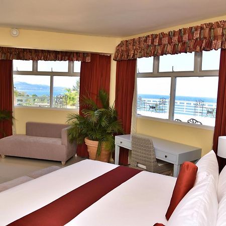 Hotel Grand A View 몬테고 베이 외부 사진