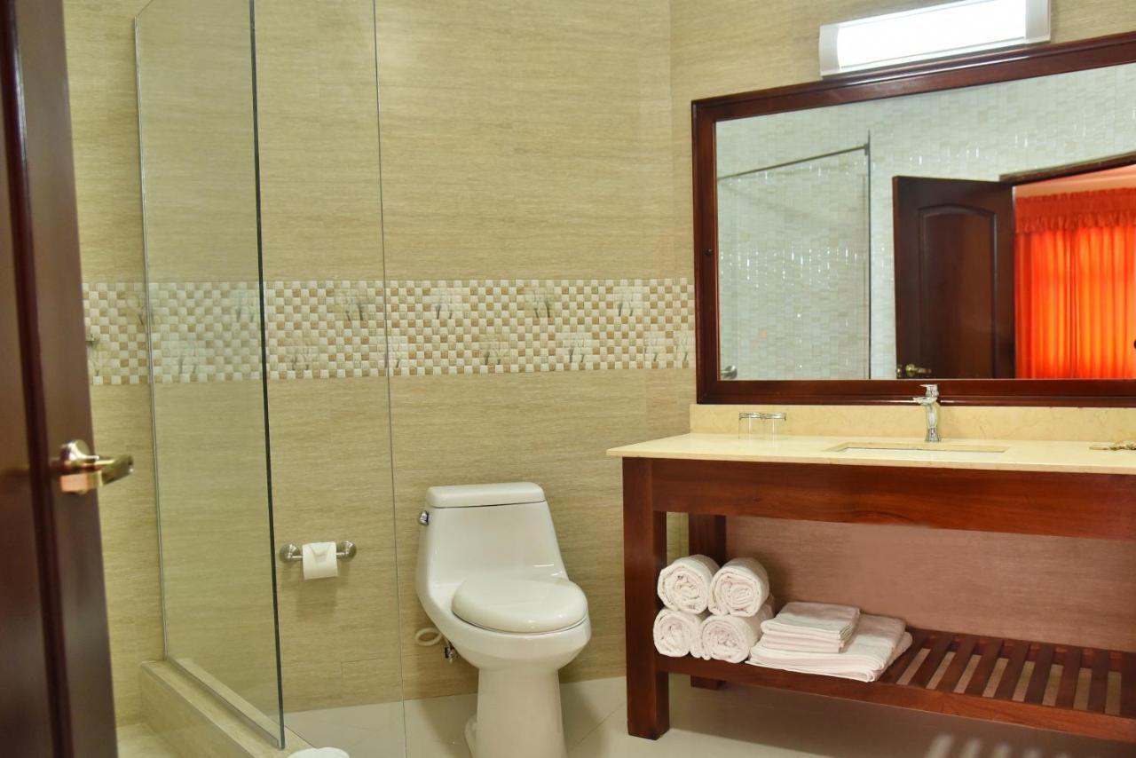 Hotel Grand A View 몬테고 베이 외부 사진