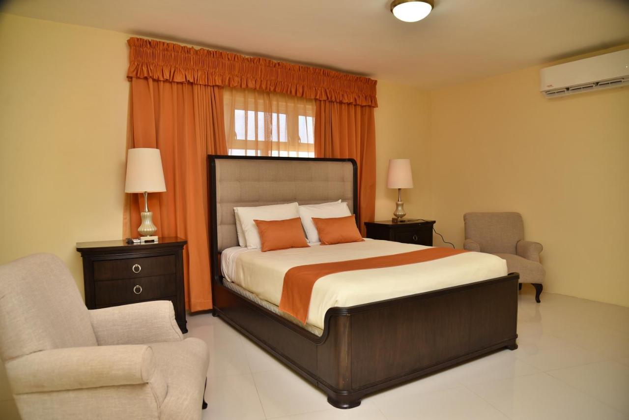 Hotel Grand A View 몬테고 베이 외부 사진