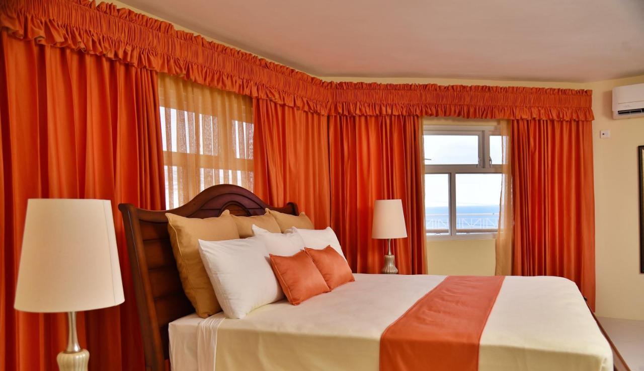 Hotel Grand A View 몬테고 베이 외부 사진